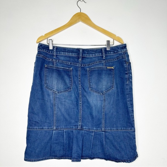 Pilcro and the Letterpress Anthropologie Ruffle Back Denim Skirt Size 32 - Picture 2 of 7